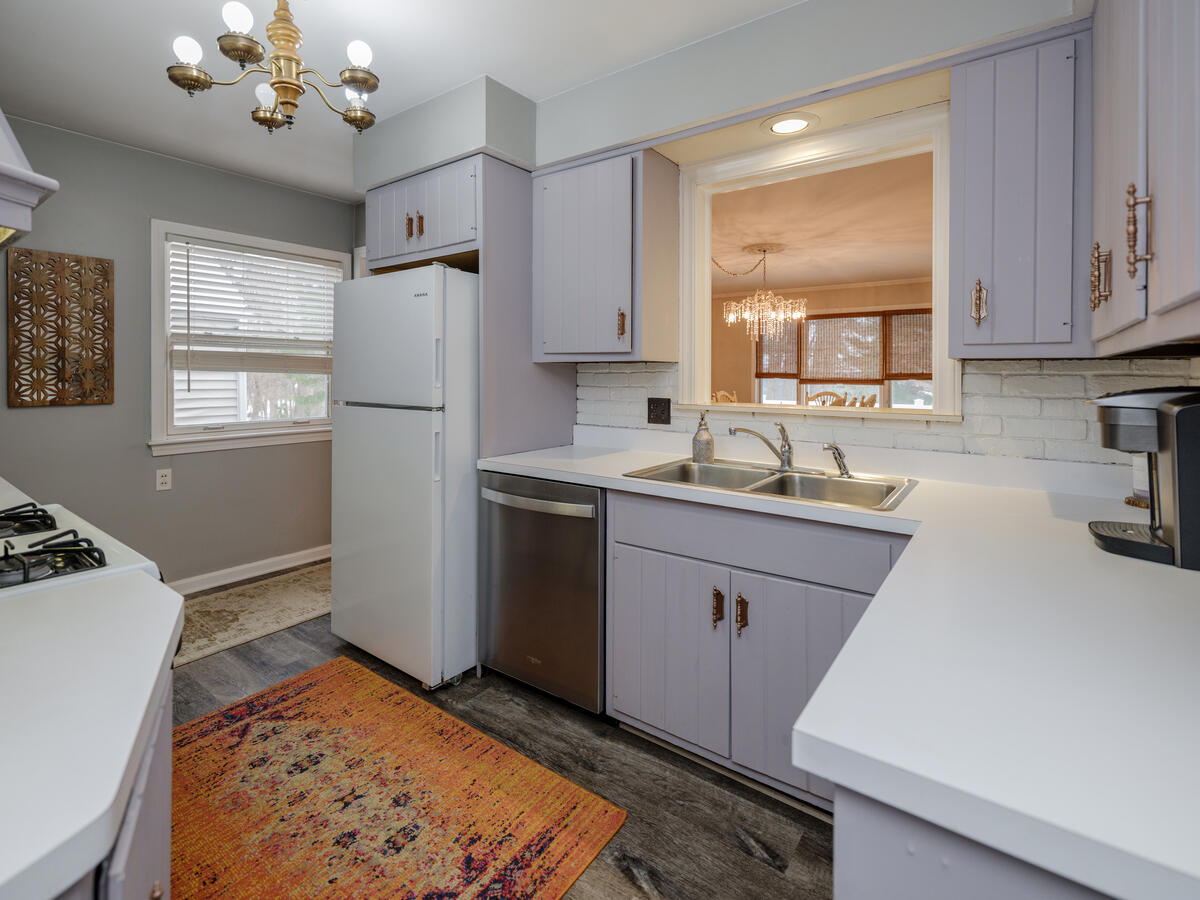 3419 Old Colony Road Kalamazoo, MI 49008 - Photo 11 of 37 3419OldColonyRd-112