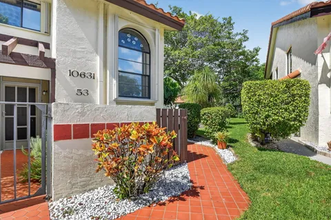 a view of an entryway with staircase