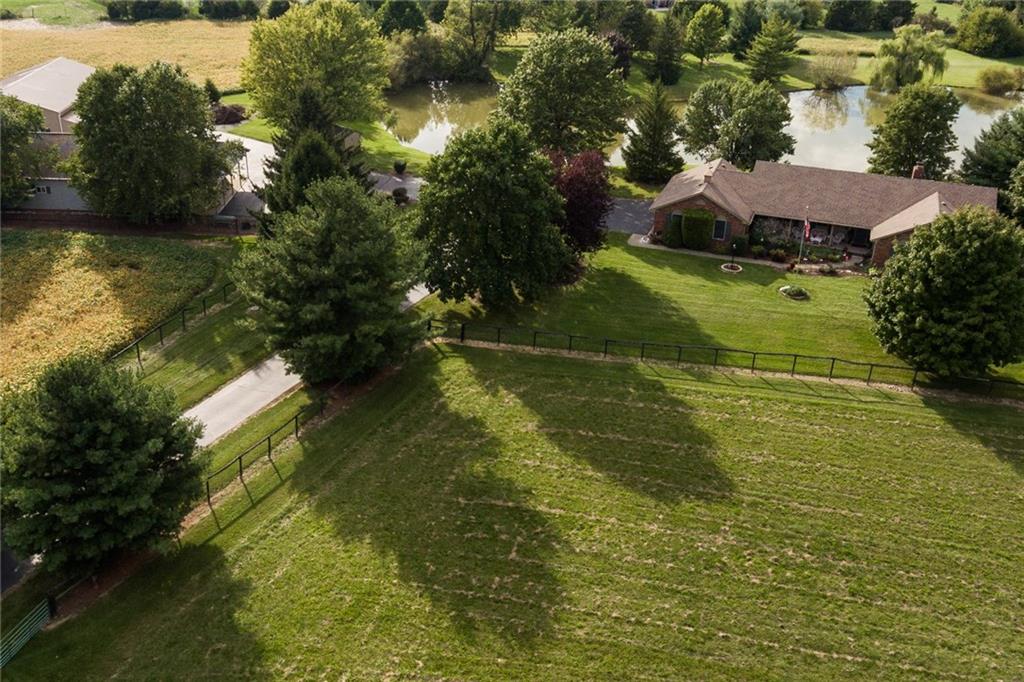 14138 Shelborne Road Carmel, IN 46074 - Photo 3 of 35 Gallery Image 3