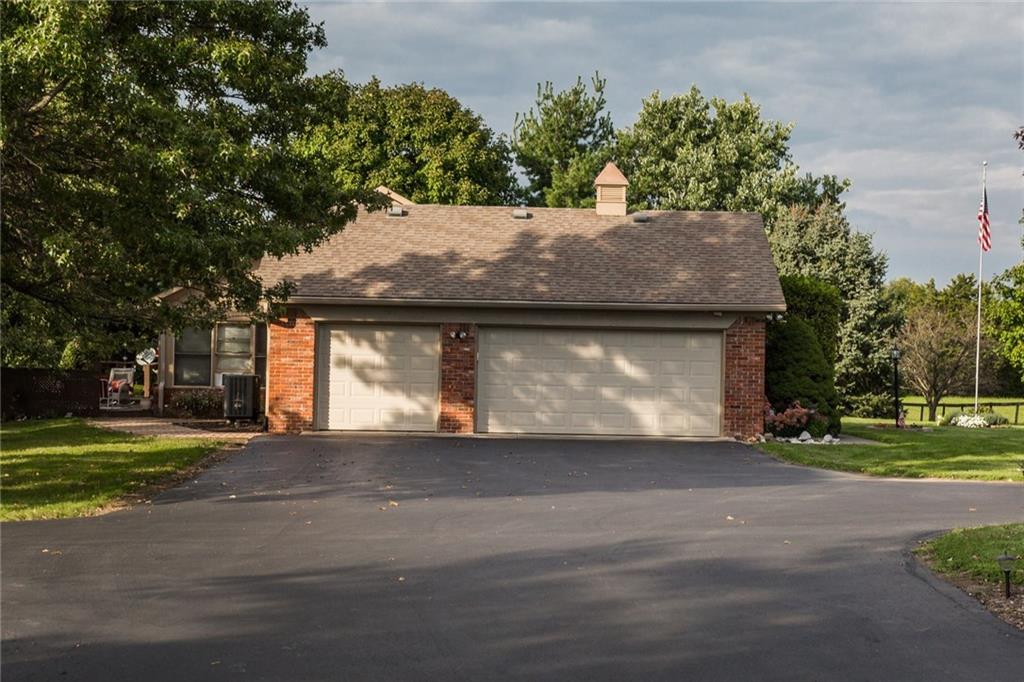 14138 Shelborne Road Carmel, IN 46074 - Photo 10 of 35 Gallery Image 10