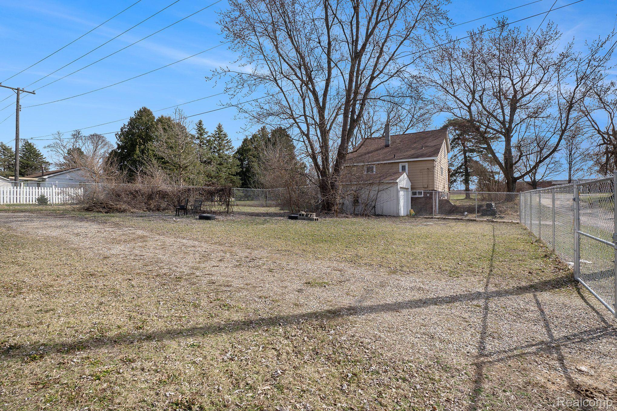 2033 Imlay City Road Lapeer, MI 48446 - Photo 23 of 33 Gallery Image 23
