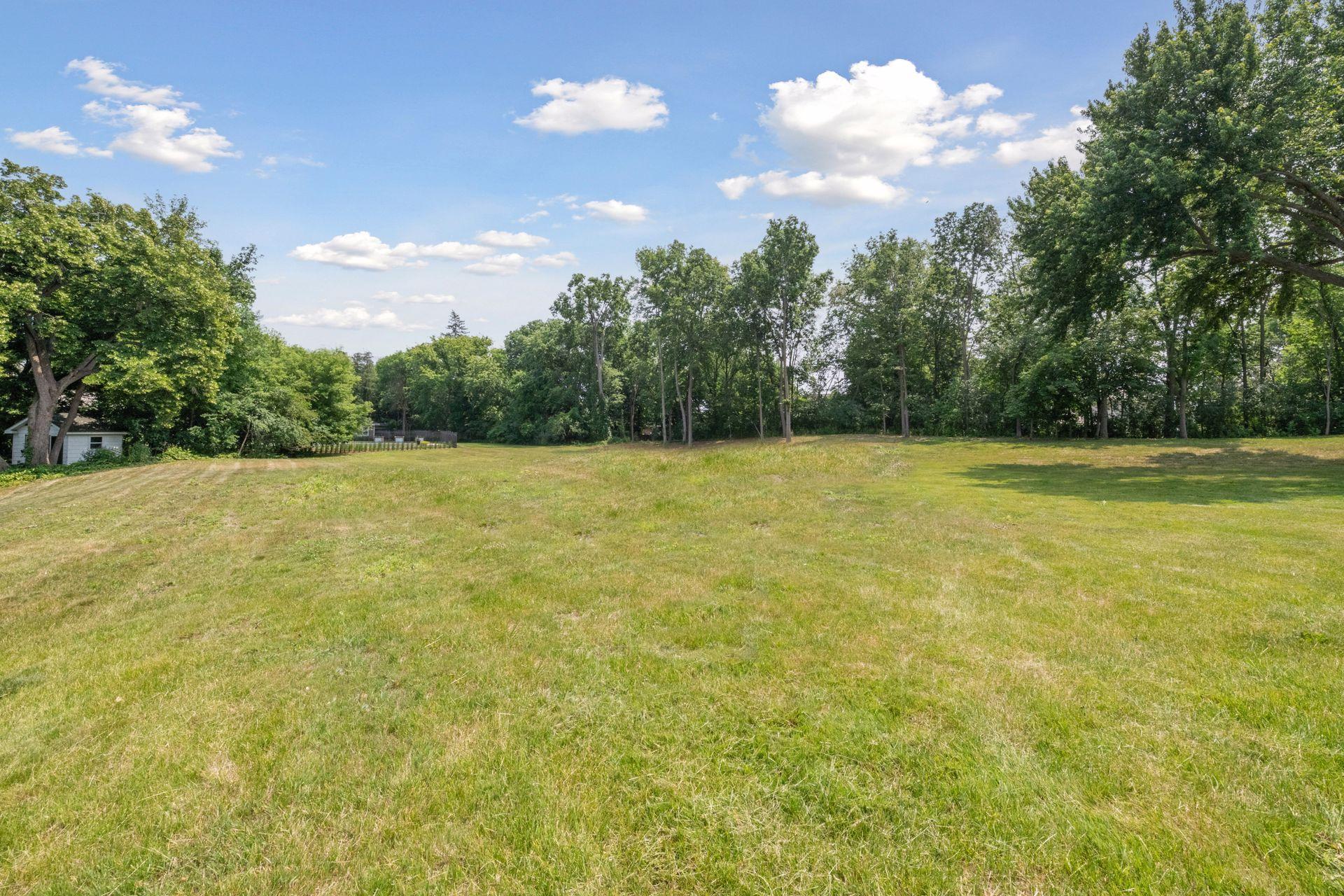 2669 Woodbridge Road Wayzata, MN 55391 - Photo 7 of 16 Gallery Image 7