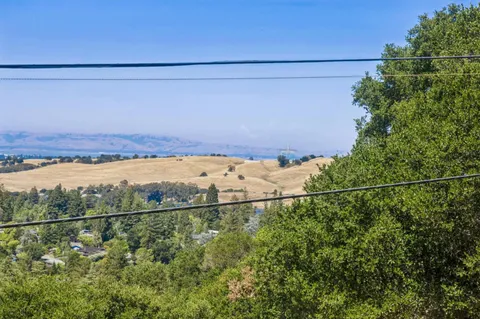 $3,750,000 | 918 La Mesa Drive, Portola Valley, CA 94028