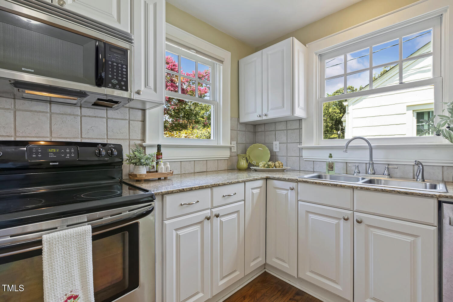 1520 Hanover Street Raleigh, NC 27608 - Photo 15 of 37 014