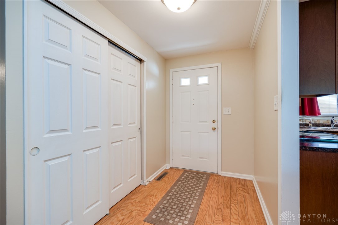 306 Monarch Road Dayton, OH 45458 - Photo 5 of 44