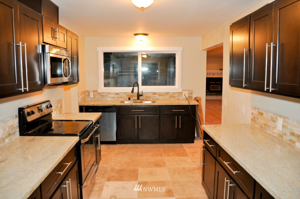 9688 Fredrickson Road Northwest Bremerton, WA 98311 - Photo 2 of 12 Gallery Image 2