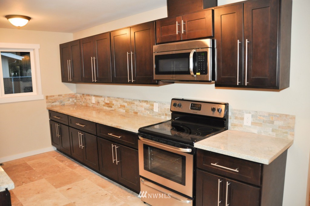 9688 Fredrickson Road Northwest Bremerton, WA 98311 - Photo 3 of 12 Gallery Image 3