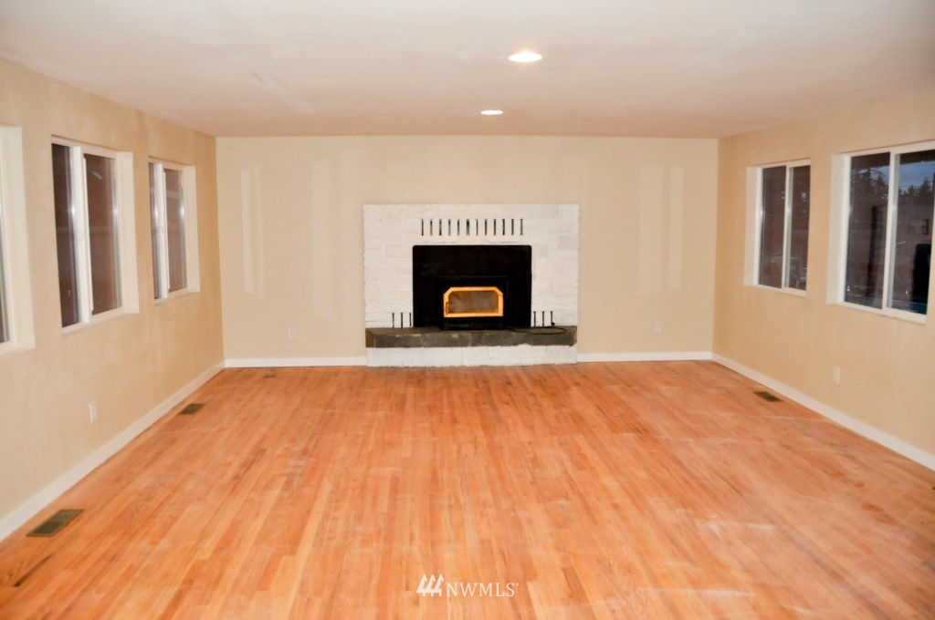 9688 Fredrickson Road Northwest Bremerton, WA 98311 - Photo 5 of 12 Gallery Image 5
