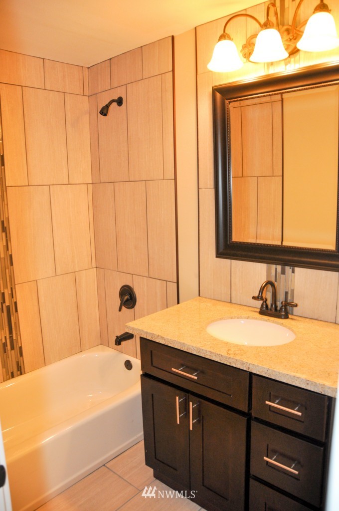 9688 Fredrickson Road Northwest Bremerton, WA 98311 - Photo 8 of 12 Gallery Image 8