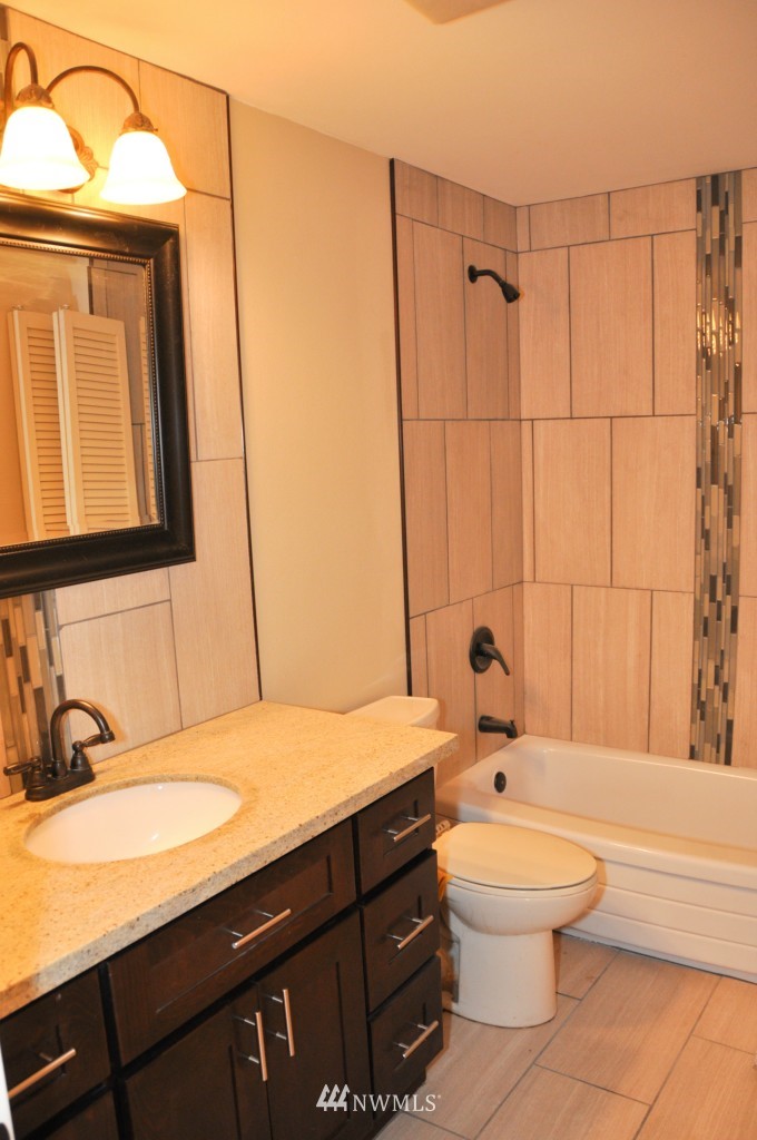 9688 Fredrickson Road Northwest Bremerton, WA 98311 - Photo 9 of 12 Gallery Image 9