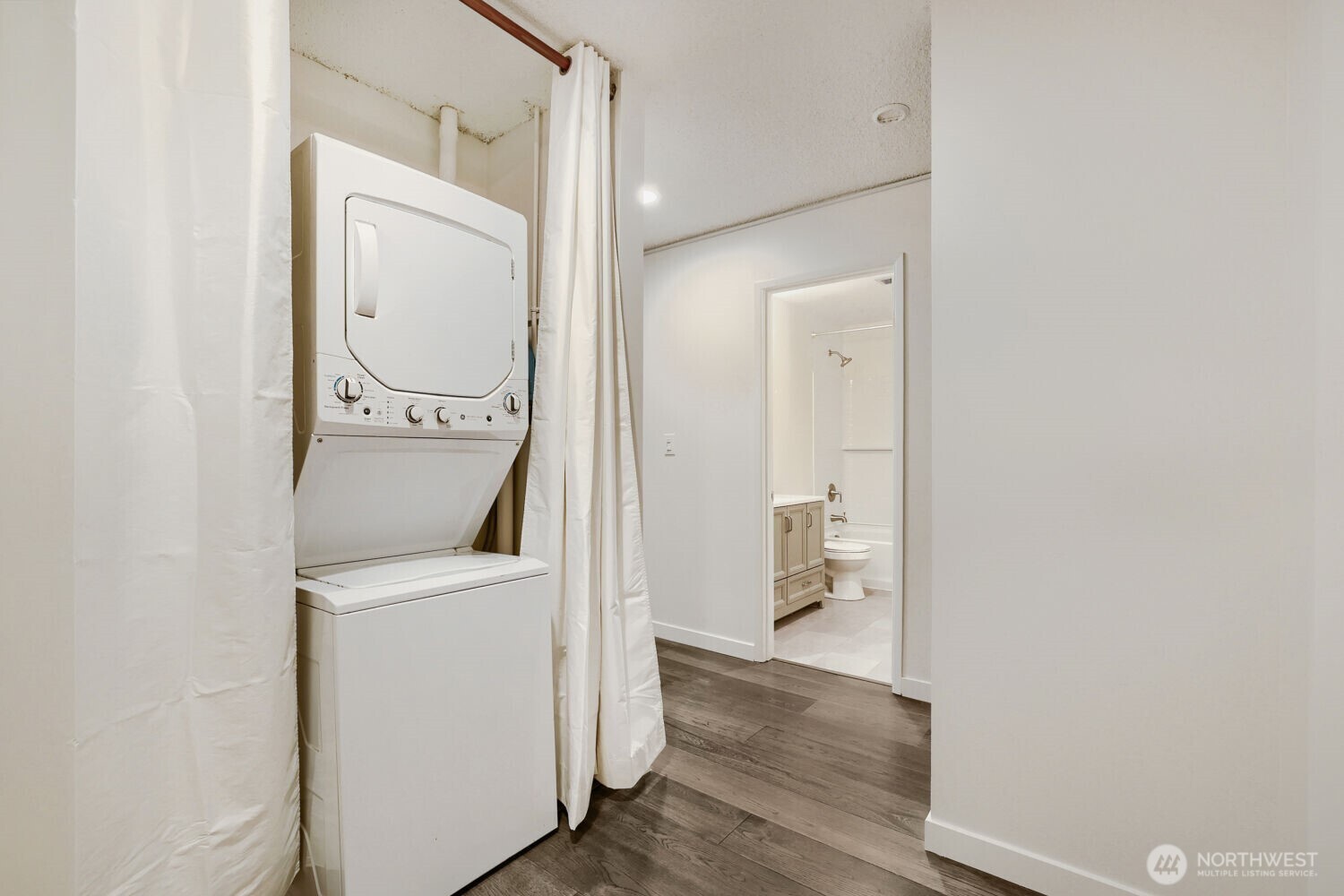 7924 212th Street Southwest, Unit 107 Edmonds, WA 98026 - Photo 16 of 17