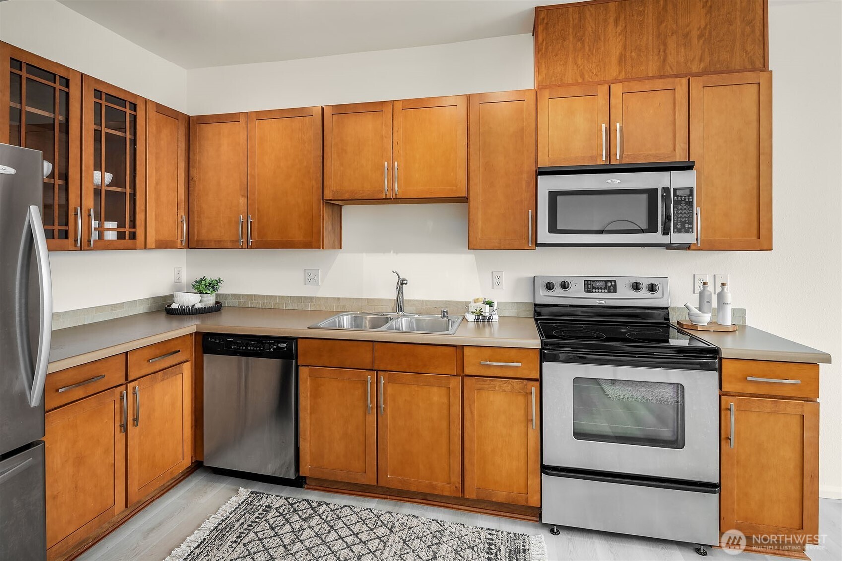 2946 Southwest Raymond Street, Unit 805 Seattle, WA 98126 - Photo 7 of 29