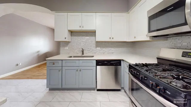 $199,900 | 670 Marilyn Avenue, Unit 203, Glendale Heights, IL 60139