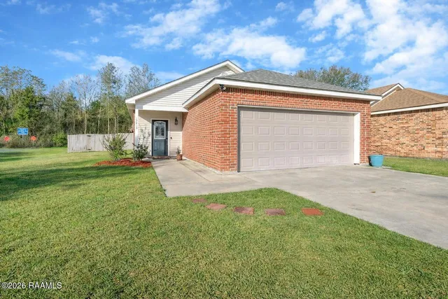 $207,000 | 128 Bottle Brush Lane, Carencro, LA 70520