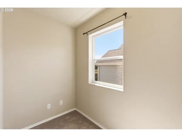 $395,000 | 815 Northwest 1st Avenue, Canby, OR 97013