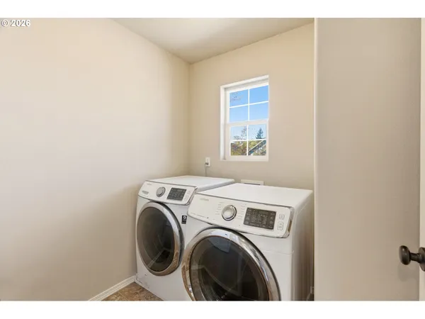 $395,000 | 815 Northwest 1st Avenue, Canby, OR 97013