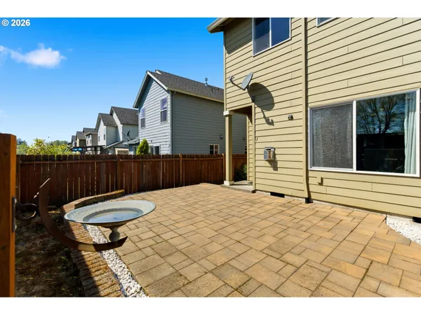 $395,000 | 815 Northwest 1st Avenue, Canby, OR 97013