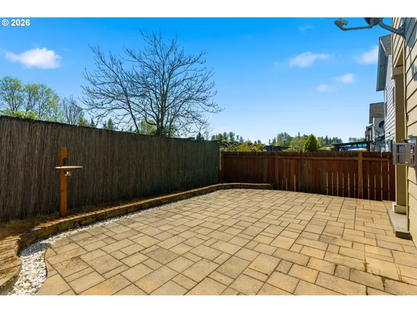 $395,000 | 815 Northwest 1st Avenue, Canby, OR 97013