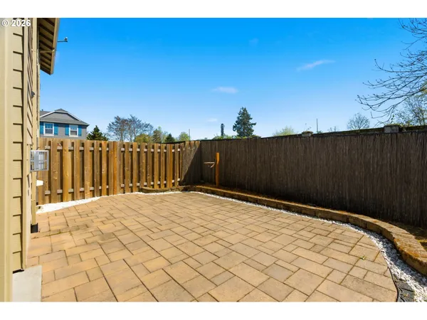 $395,000 | 815 Northwest 1st Avenue, Canby, OR 97013