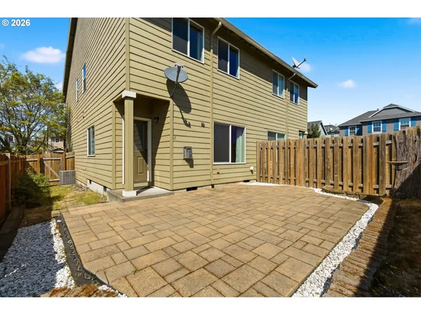 $395,000 | 815 Northwest 1st Avenue, Canby, OR 97013