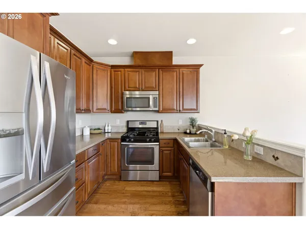 $395,000 | 815 Northwest 1st Avenue, Canby, OR 97013