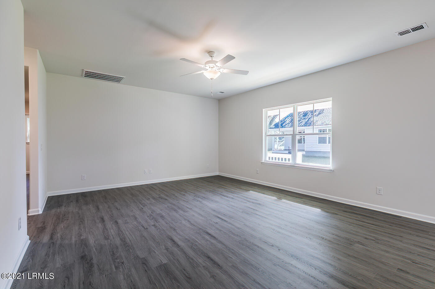 514 Live Oak Road Ridgeland, SC 29936 - Photo 8 of 47 8 Great room