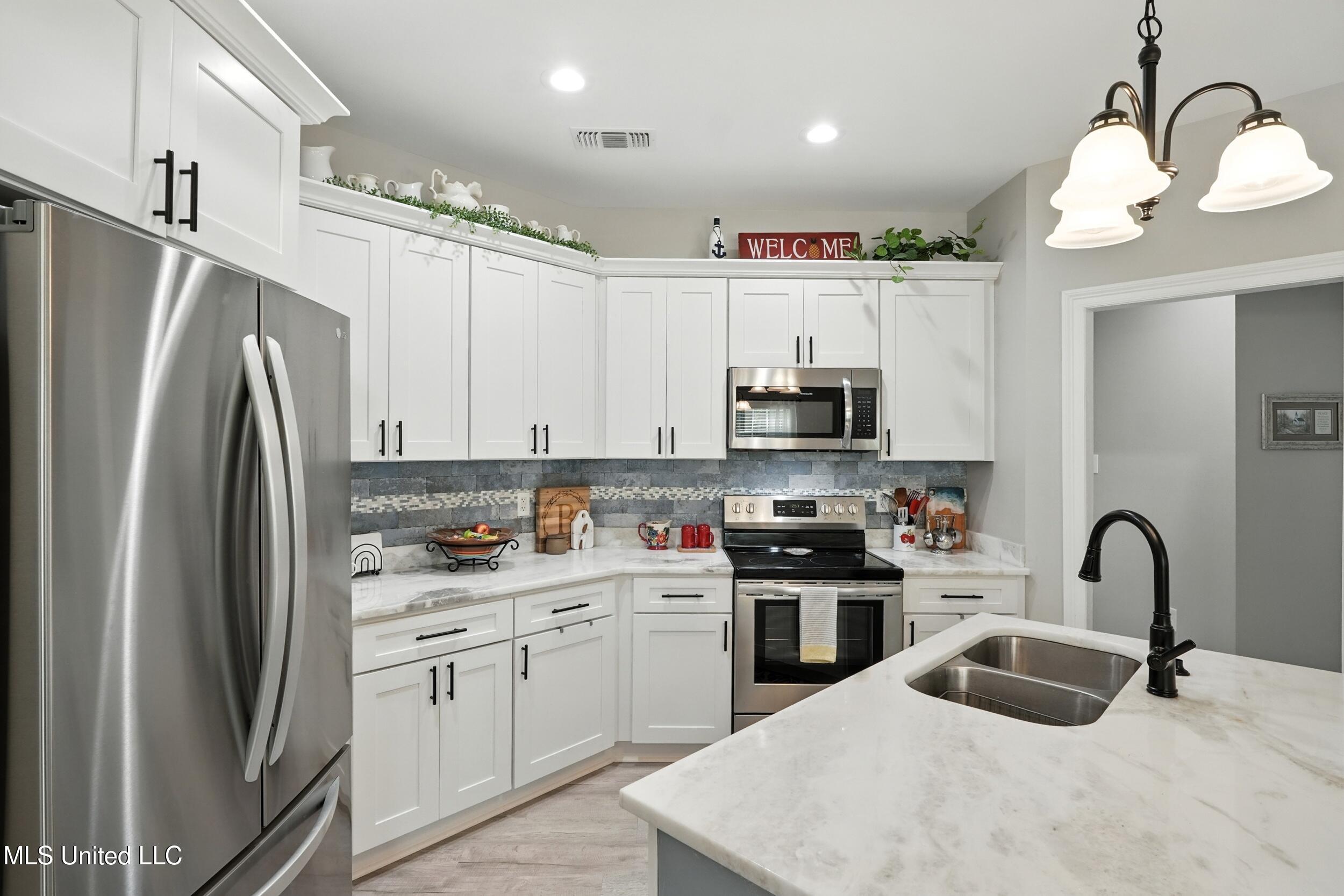 2620 Jackson Landing Road Picayune, MS 39466 - Photo 12 of 33 12_kitchen 2