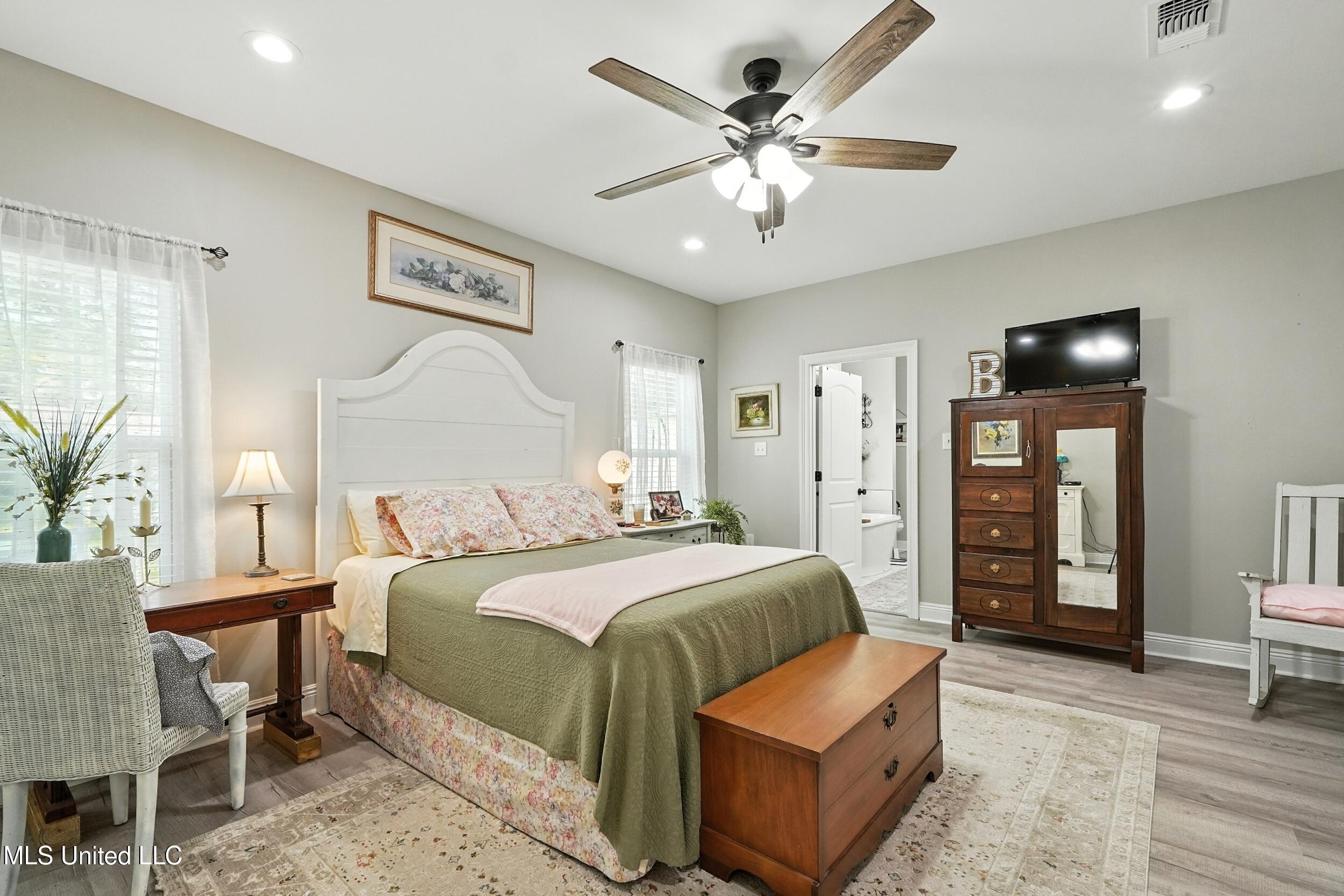 2620 Jackson Landing Road Picayune, MS 39466 - Photo 15 of 33 15_master bed 2