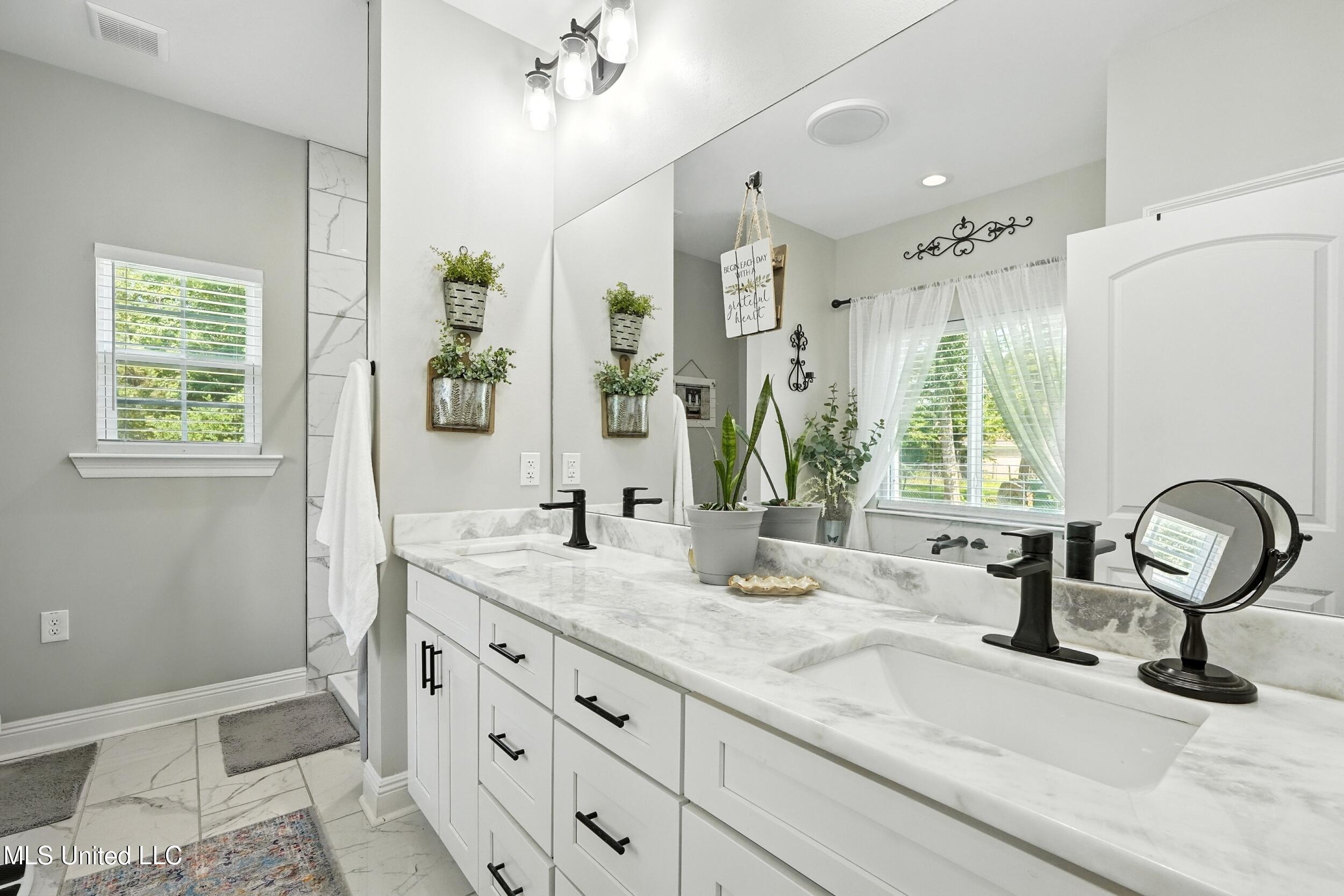 2620 Jackson Landing Road Picayune, MS 39466 - Photo 18 of 33 18_master bath 1