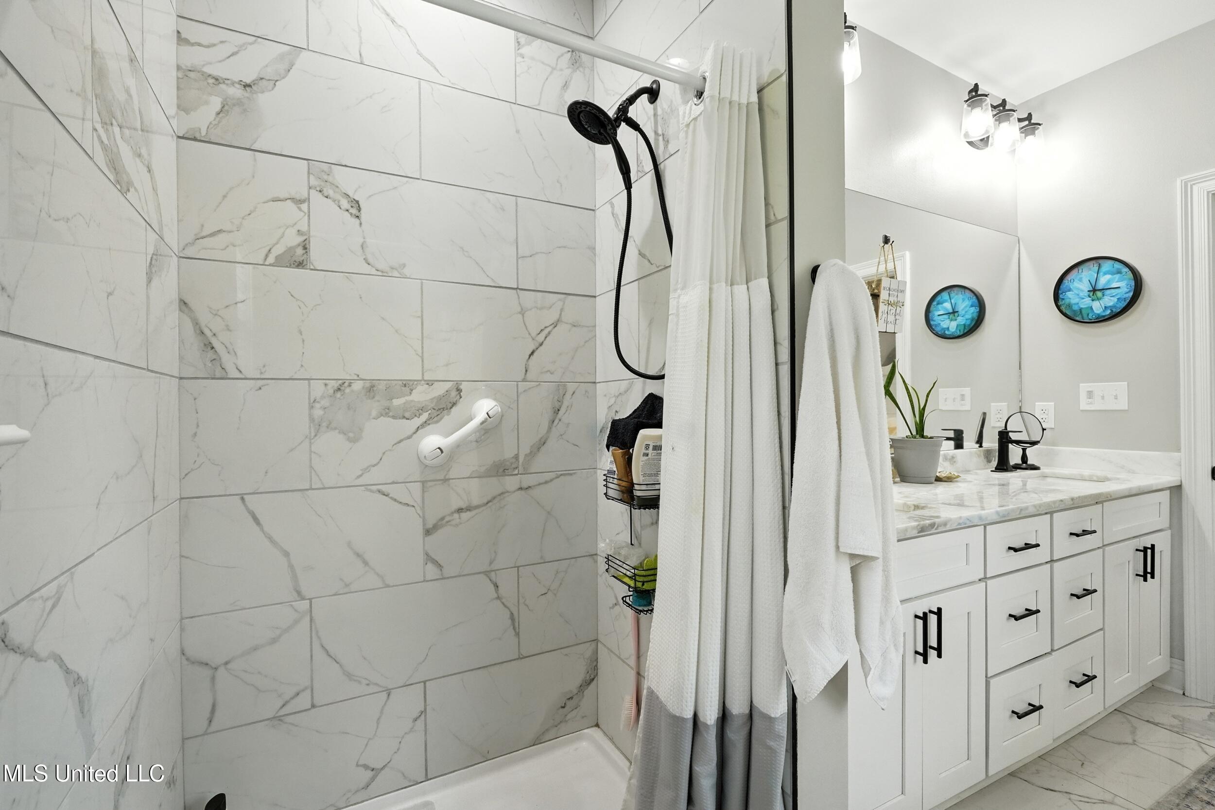 2620 Jackson Landing Road Picayune, MS 39466 - Photo 21 of 33 21_master bath 4