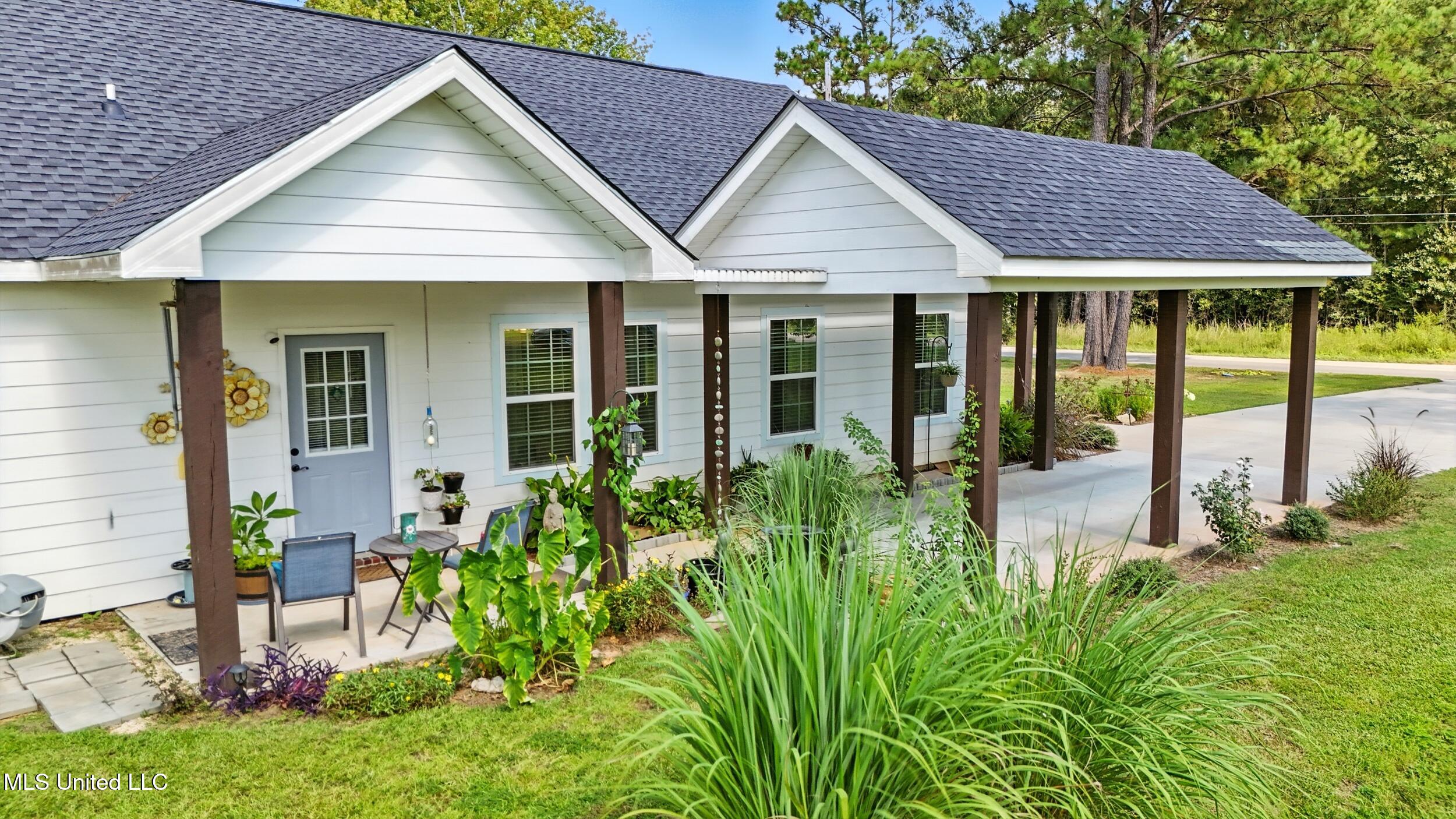 2620 Jackson Landing Road Picayune, MS 39466 - Photo 28 of 33 29_back carport view