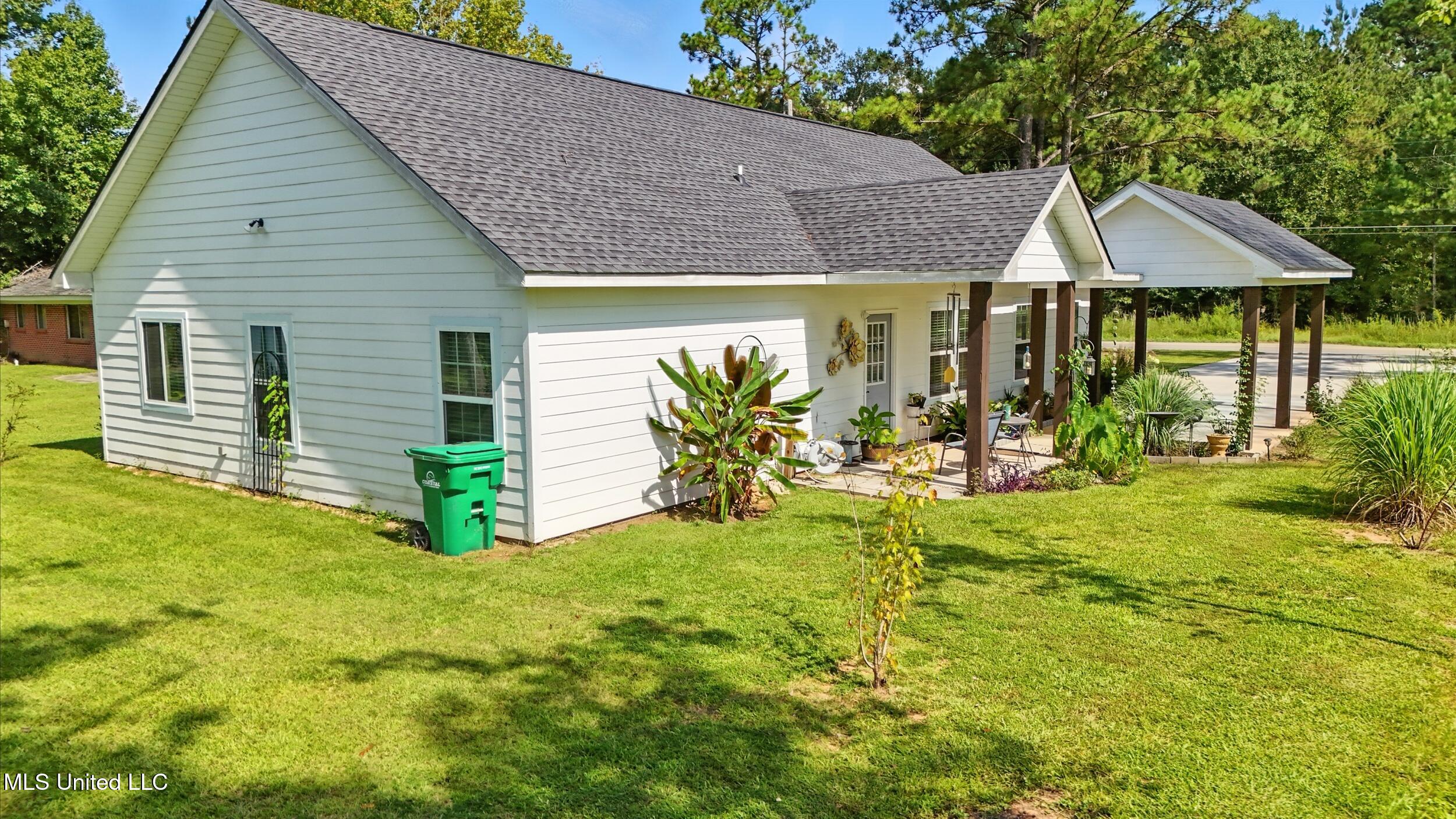 2620 Jackson Landing Road Picayune, MS 39466 - Photo 29 of 33 30_back right