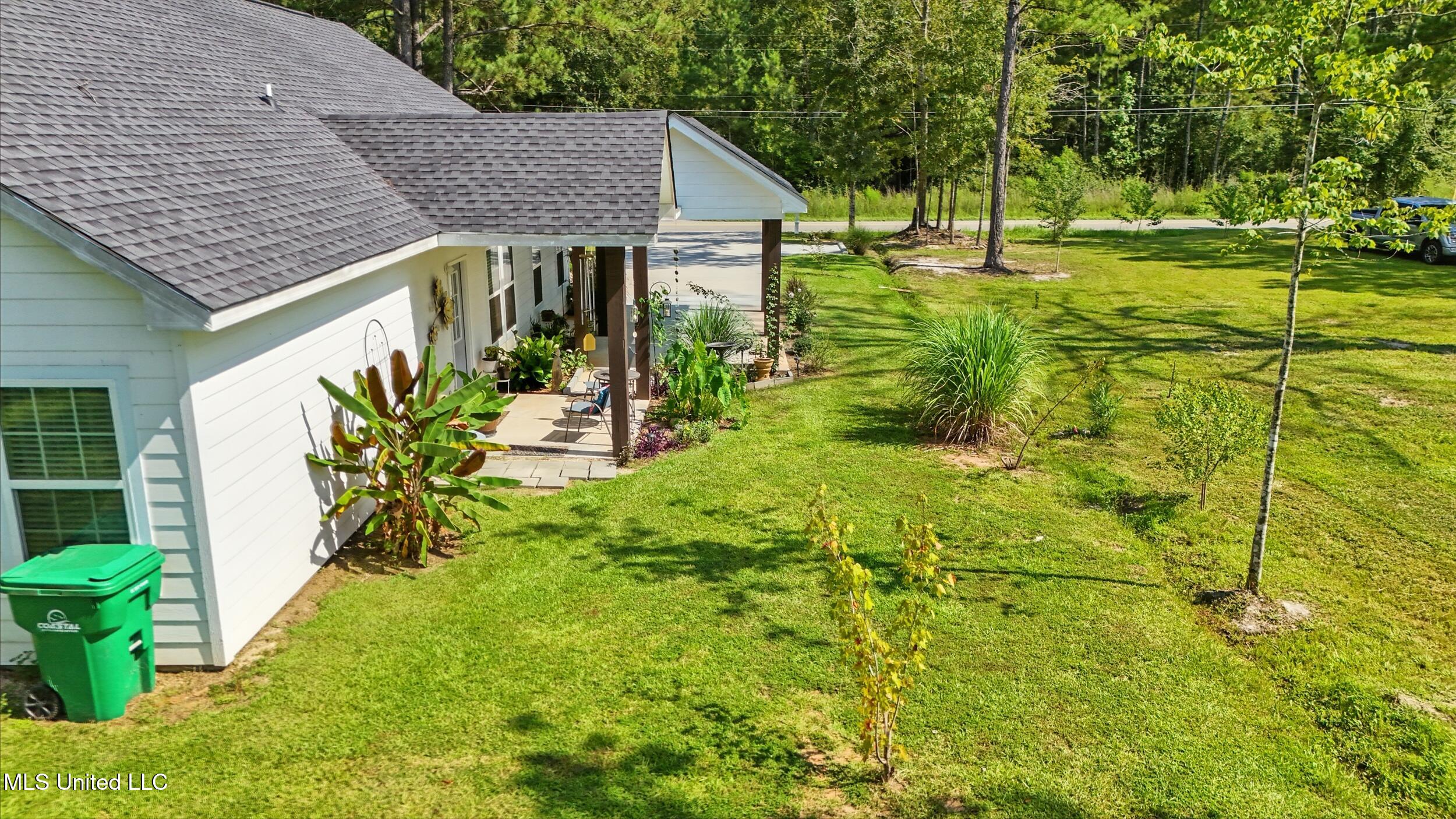 2620 Jackson Landing Road Picayune, MS 39466 - Photo 32 of 33 34_side yard