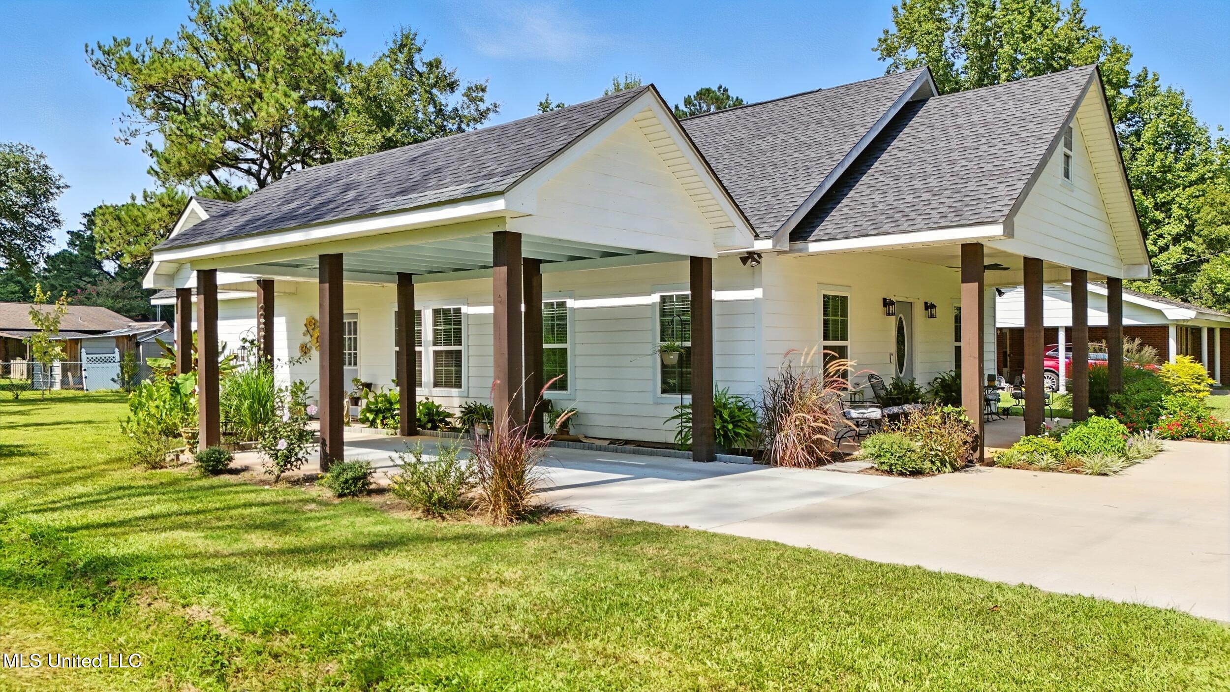 2620 Jackson Landing Road Picayune, MS 39466 - Photo 4 of 33 4_front far left