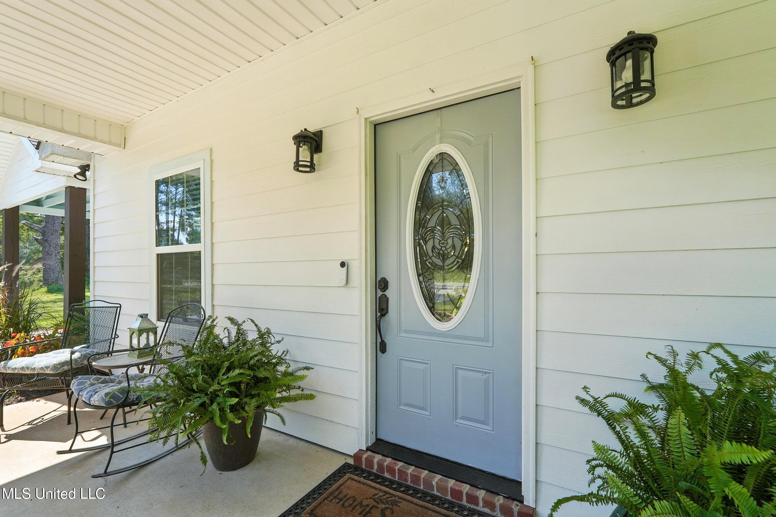 2620 Jackson Landing Road Picayune, MS 39466 - Photo 5 of 33 5_entry exterior