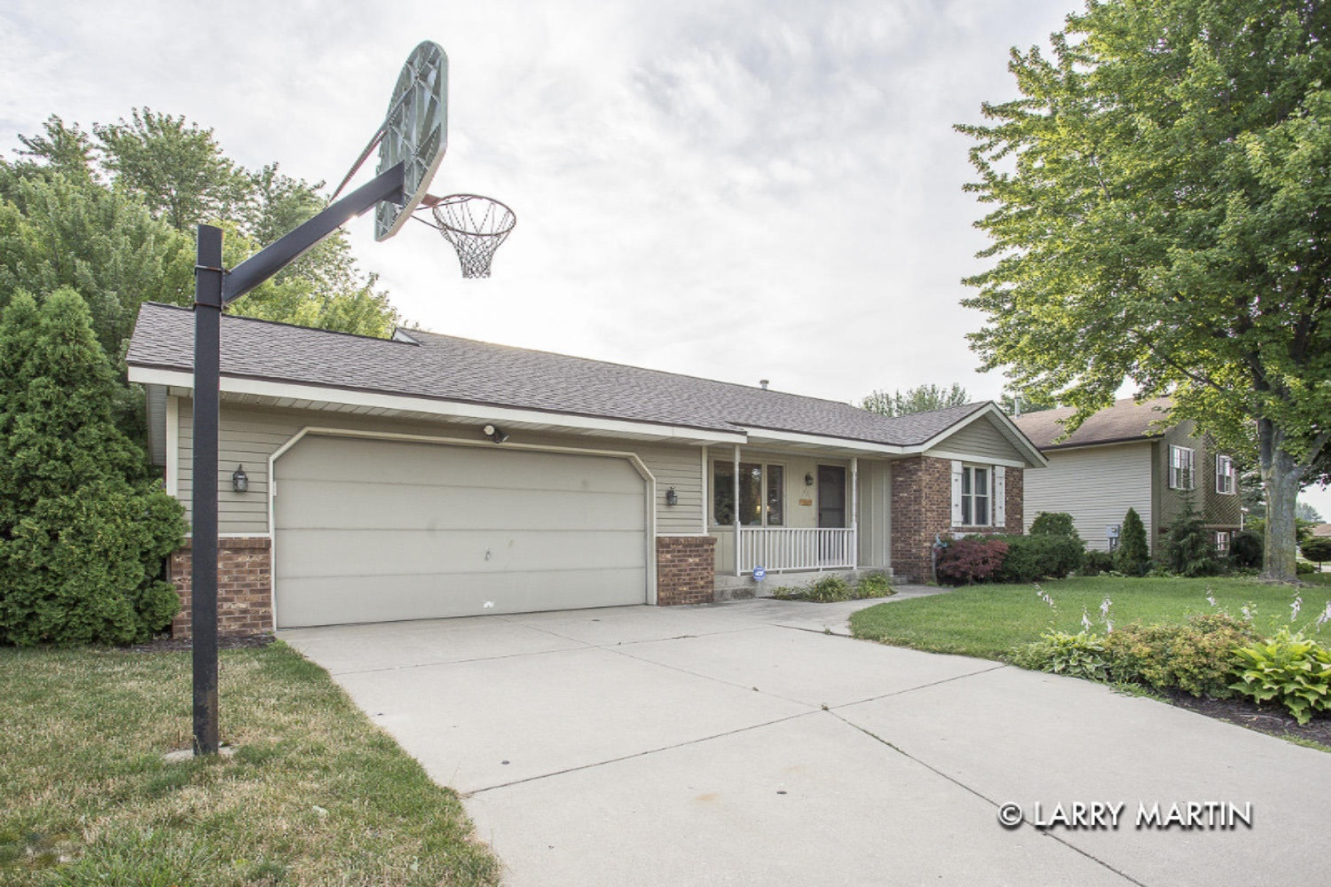 2057 Tyler Street Jenison, MI 49428 - Photo 3 of 29 Larry Martin 1