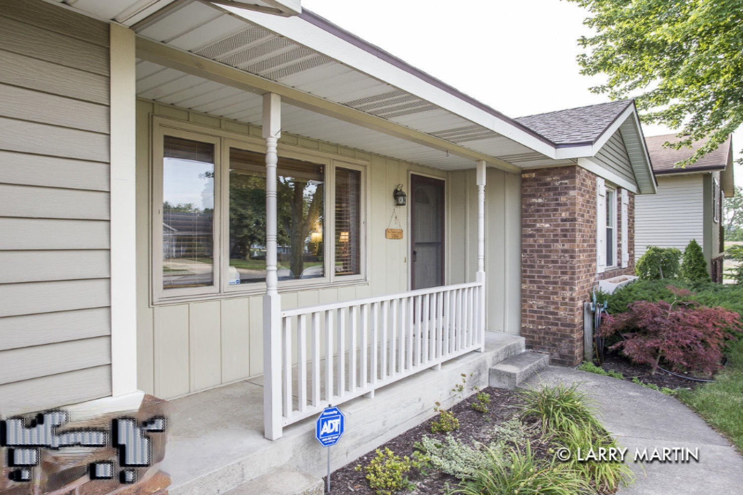 2057 Tyler Street Jenison, MI 49428 - Photo 4 of 29 Larry Martin 3