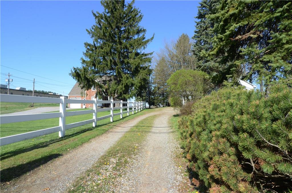 110 Foxwood Road Coraopolis, PA 15108 - Photo 2 of 25 Gallery Image 2