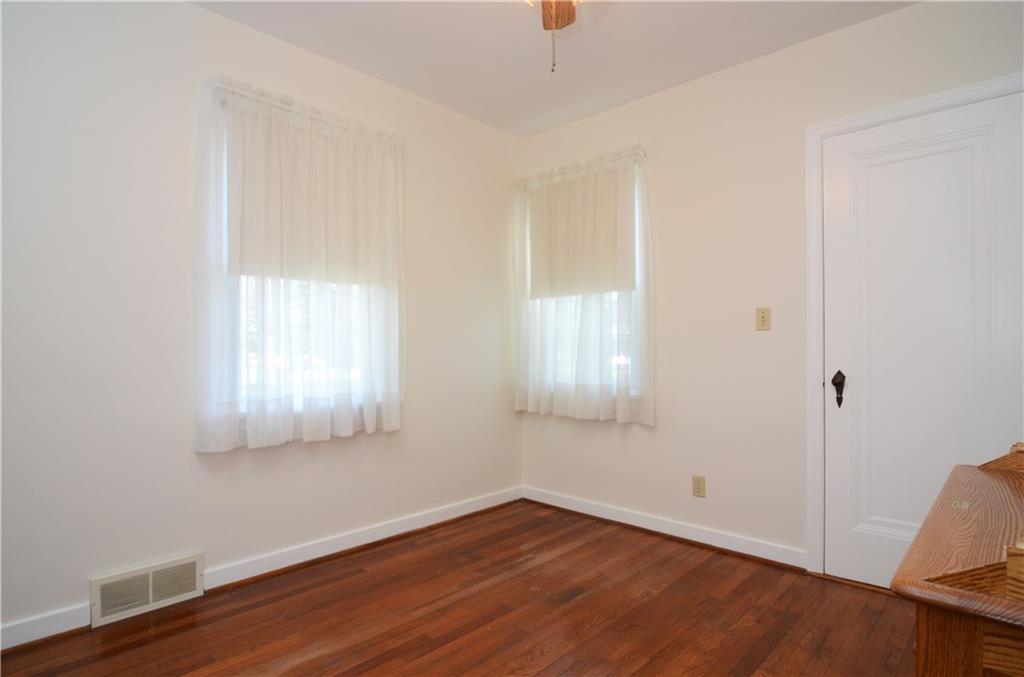 110 Foxwood Road Coraopolis, PA 15108 - Photo 18 of 25 Gallery Image 18