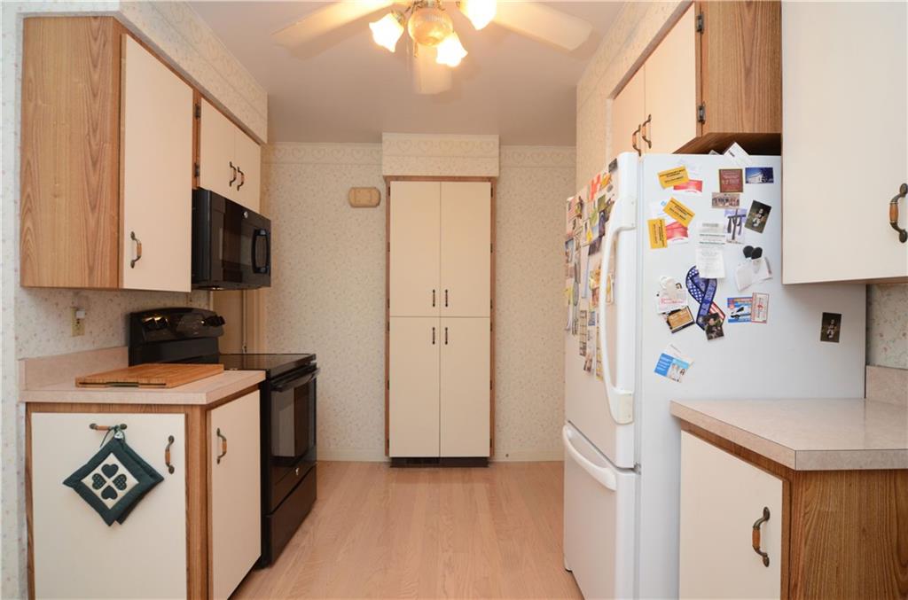 110 Foxwood Road Coraopolis, PA 15108 - Photo 9 of 25 Gallery Image 9