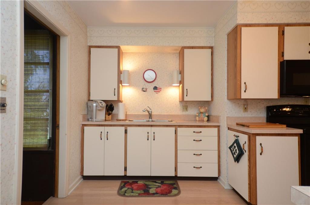 110 Foxwood Road Coraopolis, PA 15108 - Photo 10 of 25 Gallery Image 10