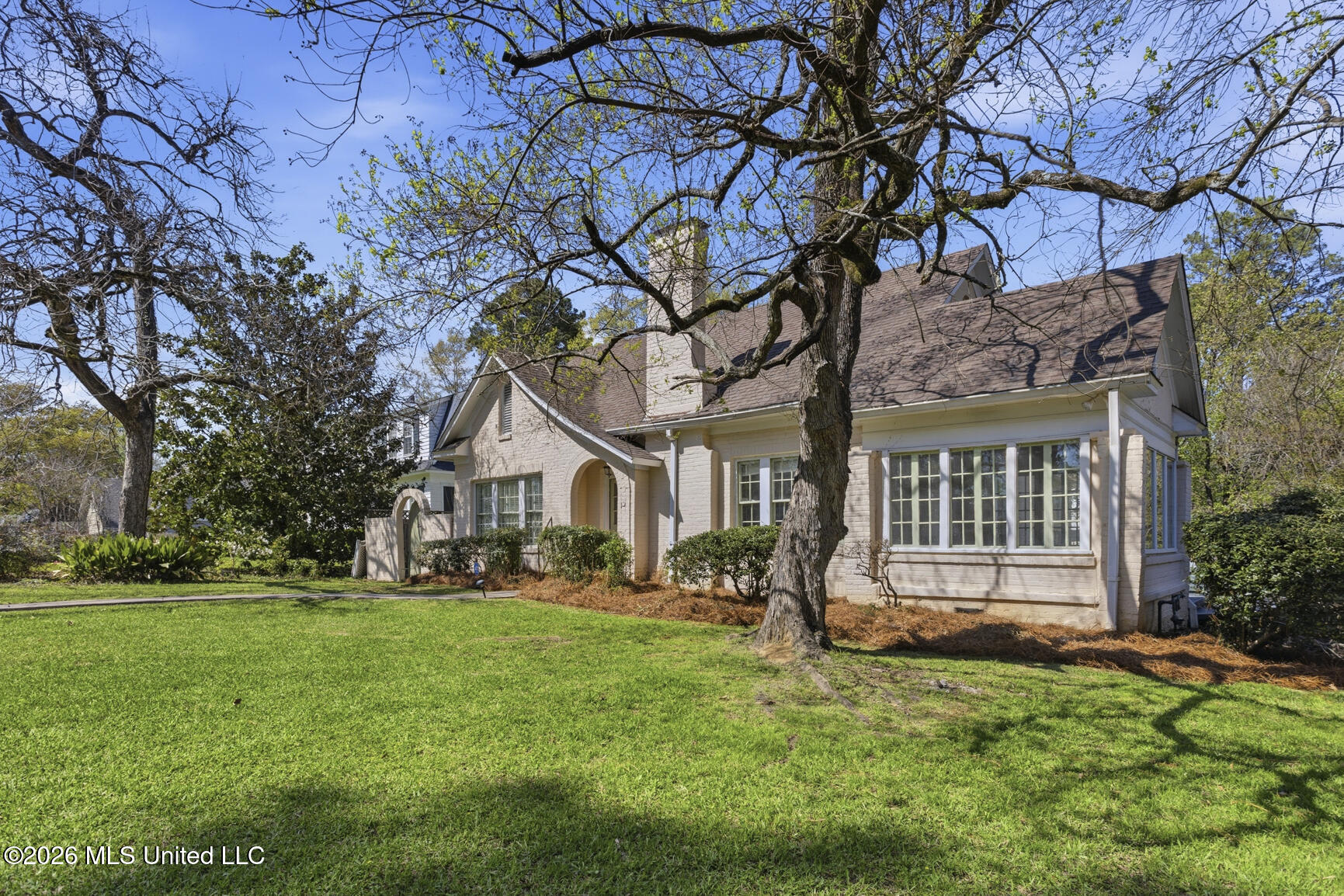 1622 Poplar Boulevard Jackson, MS 39202 - Photo 2 of 35 1622 Poplar-1