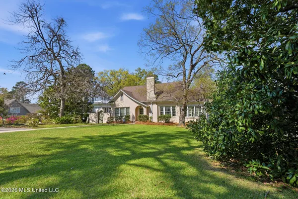 $265,000 | 1622 Poplar Boulevard, Jackson, MS 39202