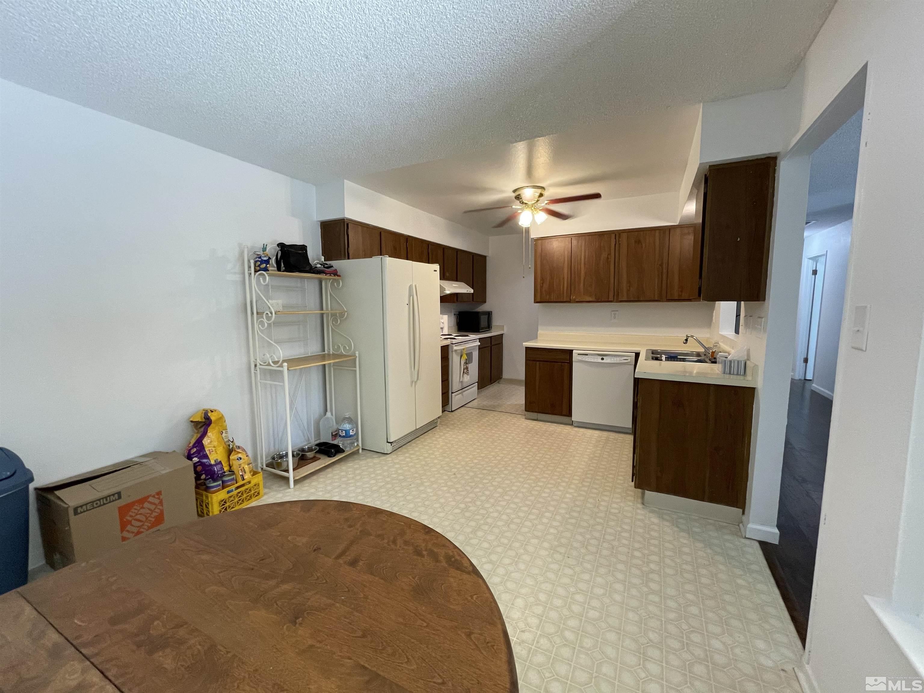 6405 Dandelion Street Reno, NV 89506 - Photo 8 of 22 Photo 8