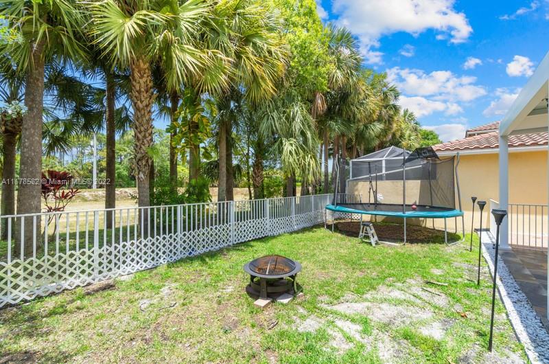 Unincorporated West Palm Beach West Palm Beach, FL 33411 - Photo 10 of 26 a garden view with a seating space