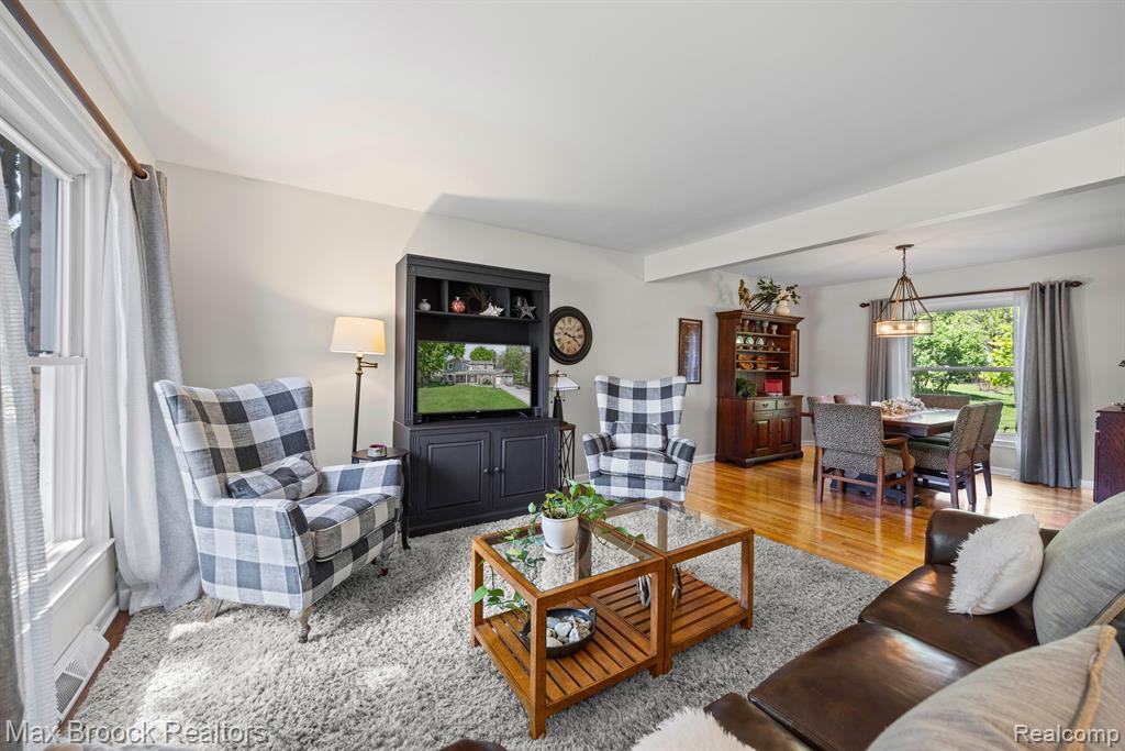 29884 Fox Grove Road Farmington Hills, MI 48334 - Photo 6 of 64