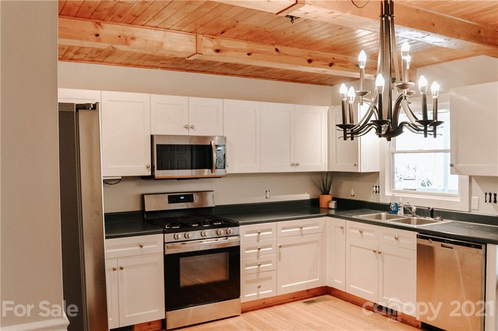 90 Thomas Road Spruce Pine, NC 28777 - Photo 7 of 39 Gallery Image 7