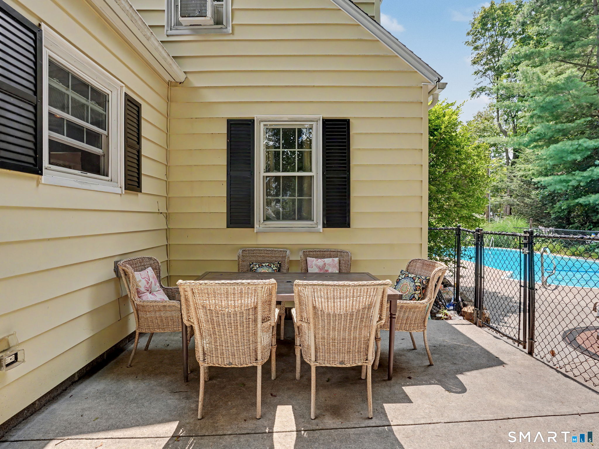 10 Crest Road Danbury, CT 06811 - Photo 31 of 39