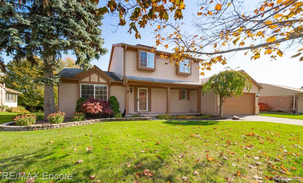 2025 Avonstoke Road Rochester Hills, MI 48307 - Photo 2 of 47