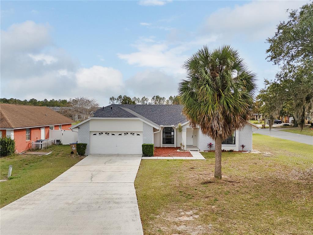 1001 Lester Ridge Court Kissimmee, FL 34747 - Photo 2 of 44